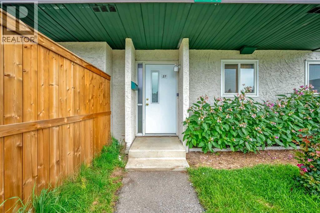 27, 2511 38 Street Ne, Calgary, Alberta  T1Y 4M7 - Photo 2 - A2242825