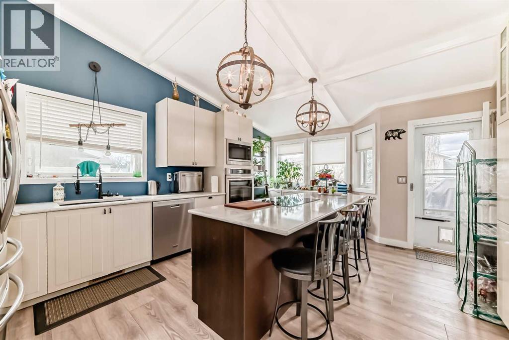 1328 Meadowbrook Drive Se, Airdrie, Alberta  T4A 2A3 - Photo 7 - A2248311