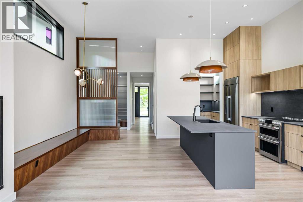 3d Willow Crescent Sw, Calgary, Alberta  T3C 3B8 - Photo 6 - A2261041