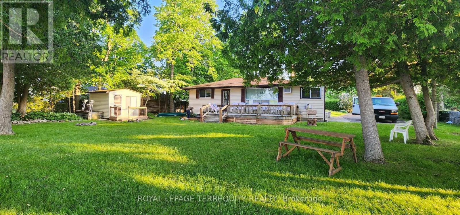 117 Clifford Drive, Kawartha Lakes, Ontario  K0M 1L0 - Photo 3 - X12486719