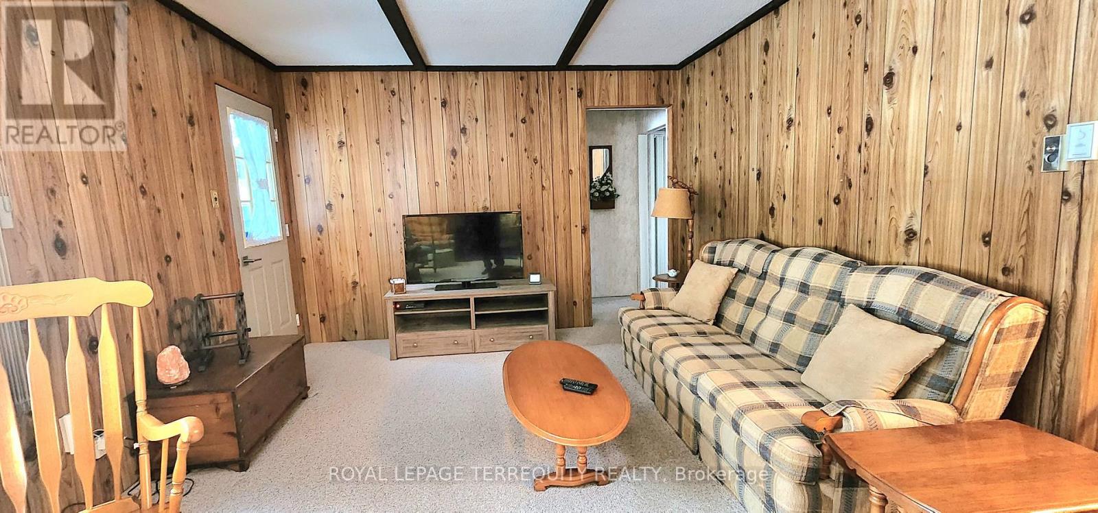 117 Clifford Drive, Kawartha Lakes, Ontario  K0M 1L0 - Photo 5 - X12486719