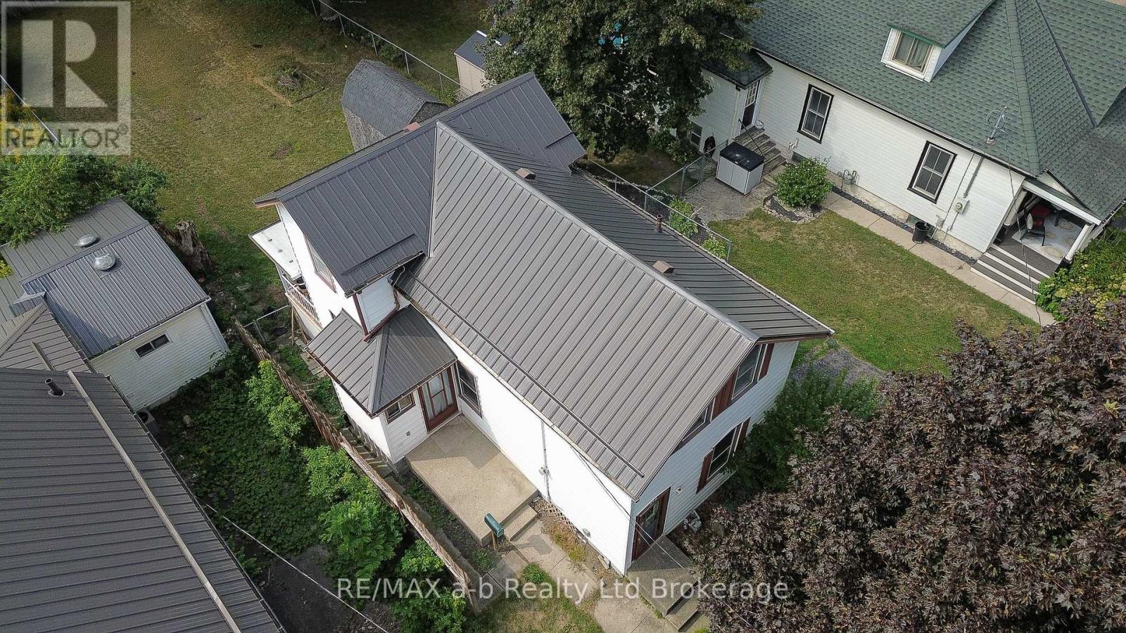 17 BEXLEY STREET, Woodstock, Ontario