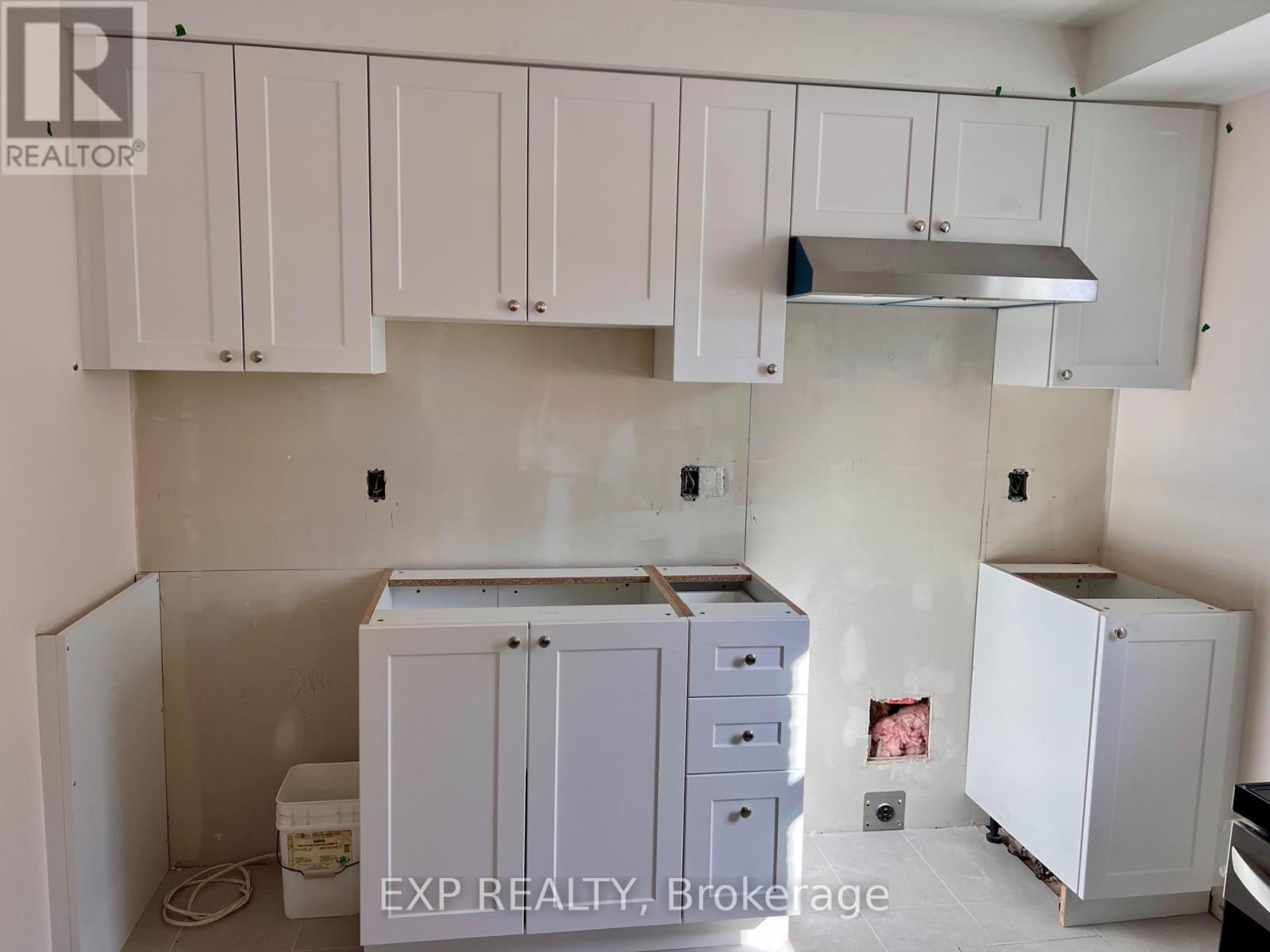 2 - 75 Holland Avenue, Ottawa, Ontario  K1Y 0X9 - Photo 5 - X12486745