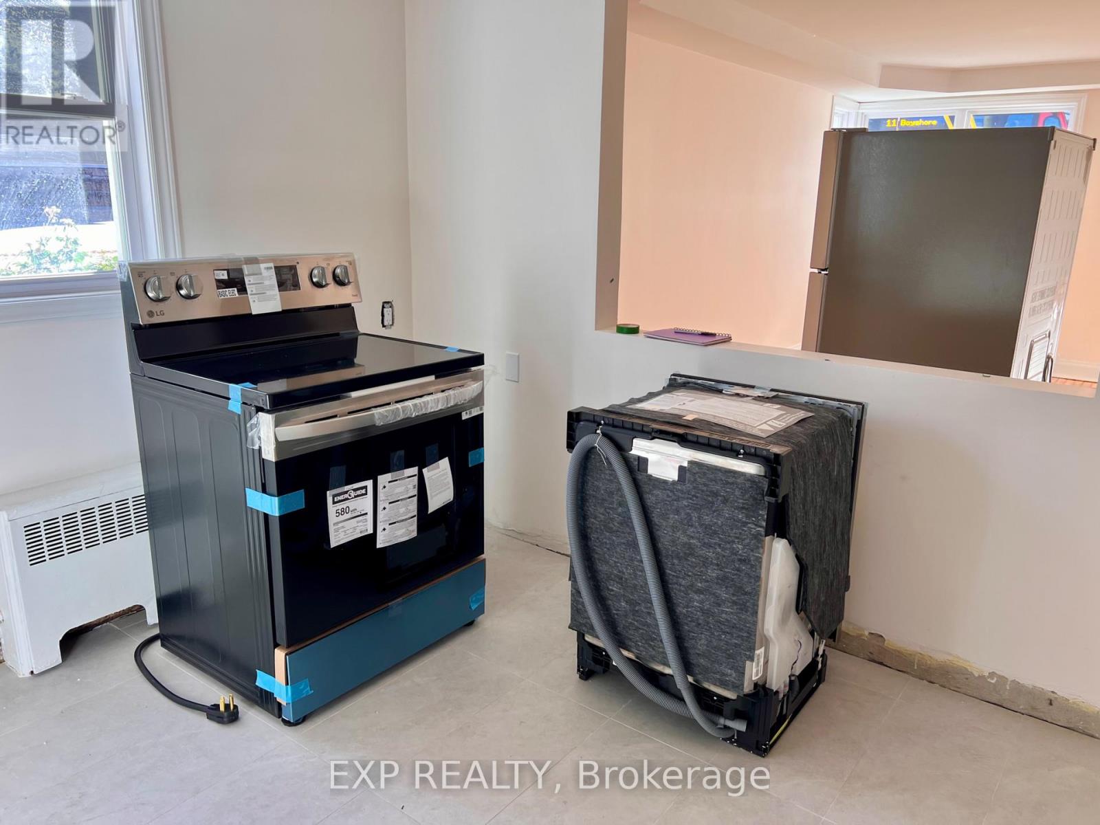 2 - 75 Holland Avenue, Ottawa, Ontario  K1Y 0X9 - Photo 7 - X12486745