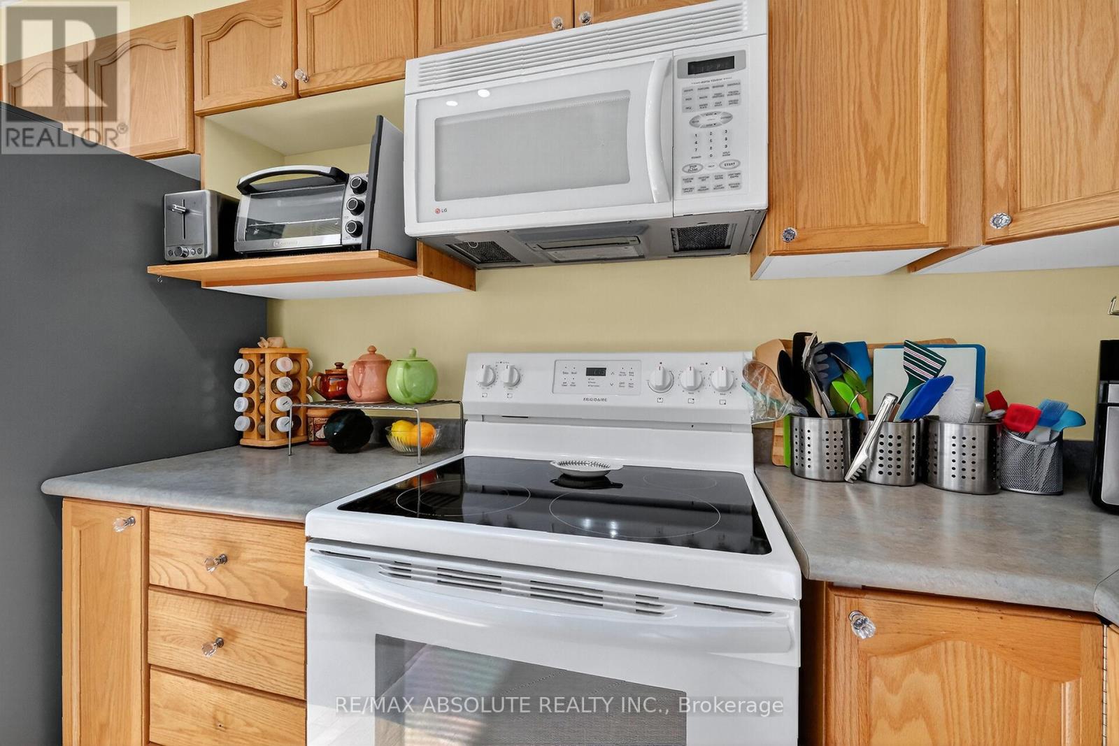 42 College Circle, Ottawa, Ontario  K1K 4R8 - Photo 21 - X12486755