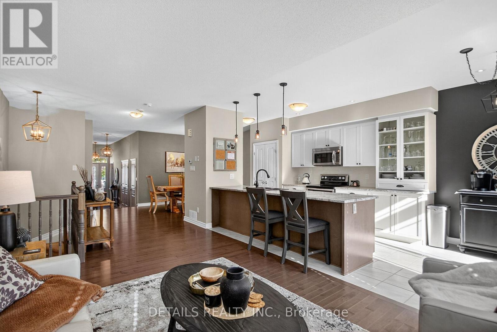 828 Cologne Street, Russell, Ontario  K0A 1W0 - Photo 10 - X12486760