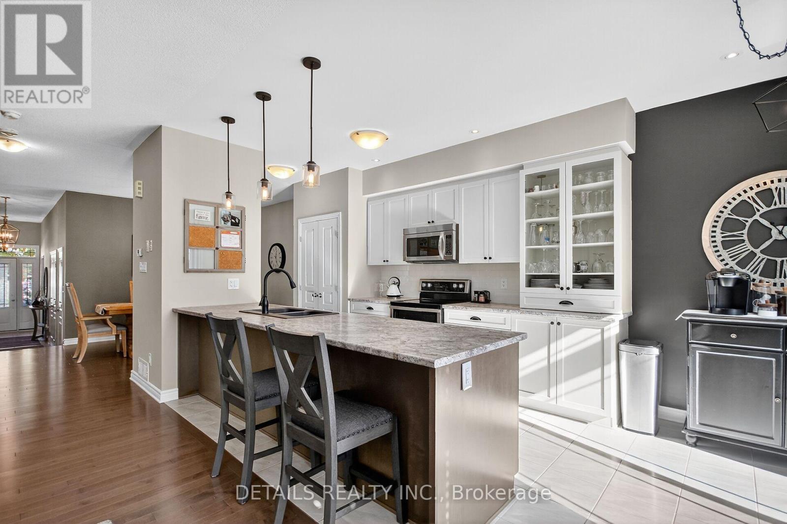 828 Cologne Street, Russell, Ontario  K0A 1W0 - Photo 11 - X12486760