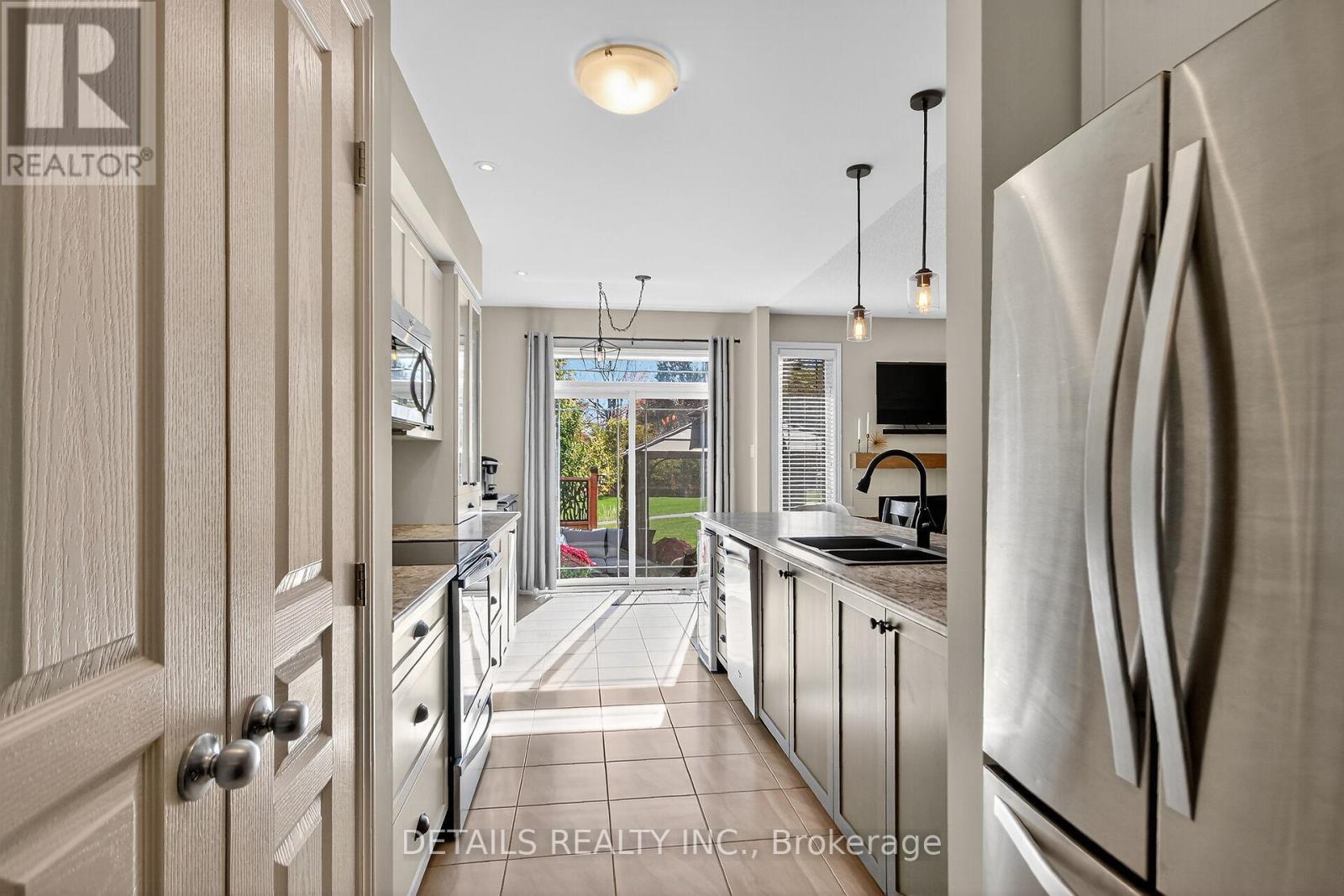 828 Cologne Street, Russell, Ontario  K0A 1W0 - Photo 17 - X12486760