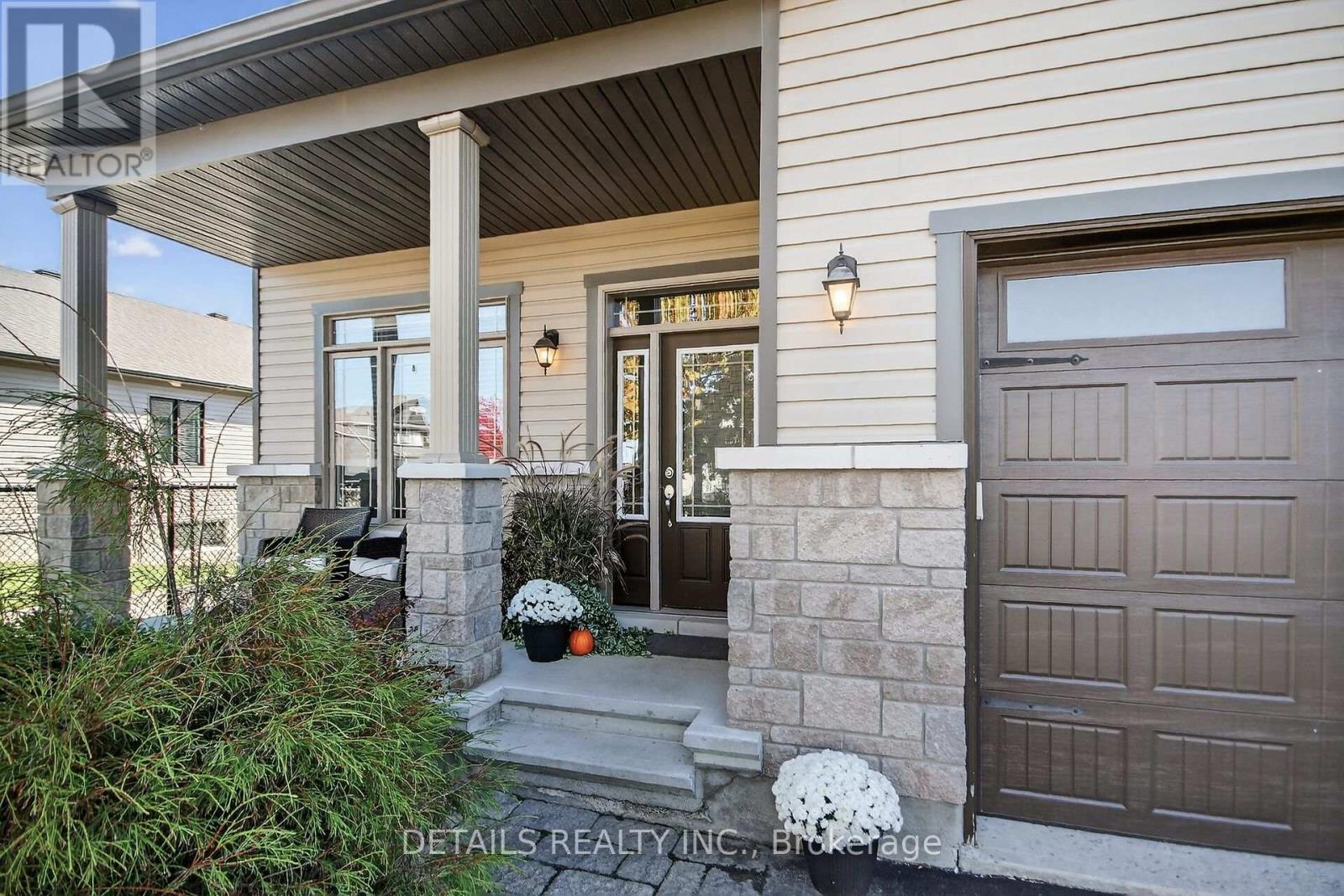 828 Cologne Street, Russell, Ontario  K0A 1W0 - Photo 2 - X12486760