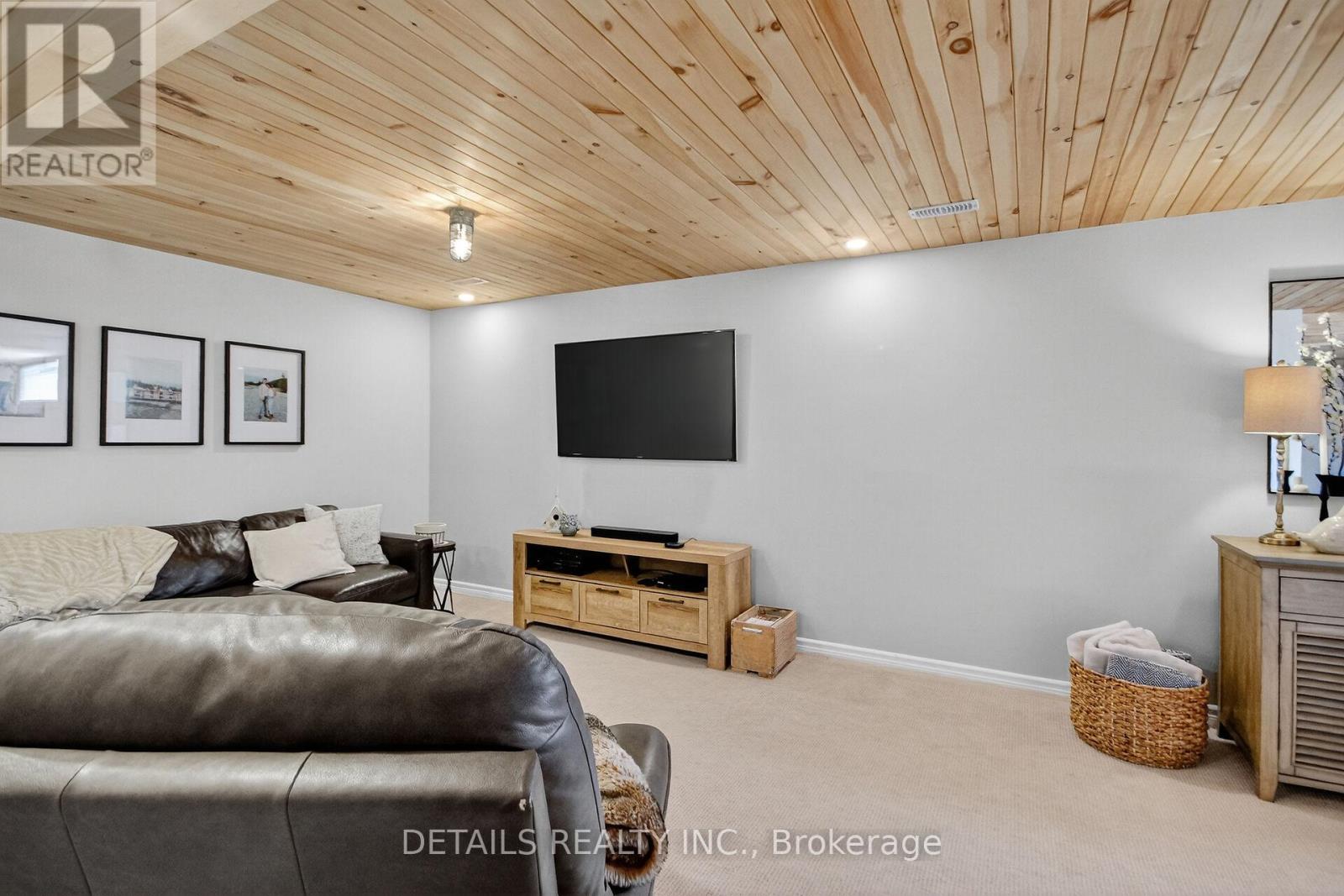 828 Cologne Street, Russell, Ontario  K0A 1W0 - Photo 29 - X12486760