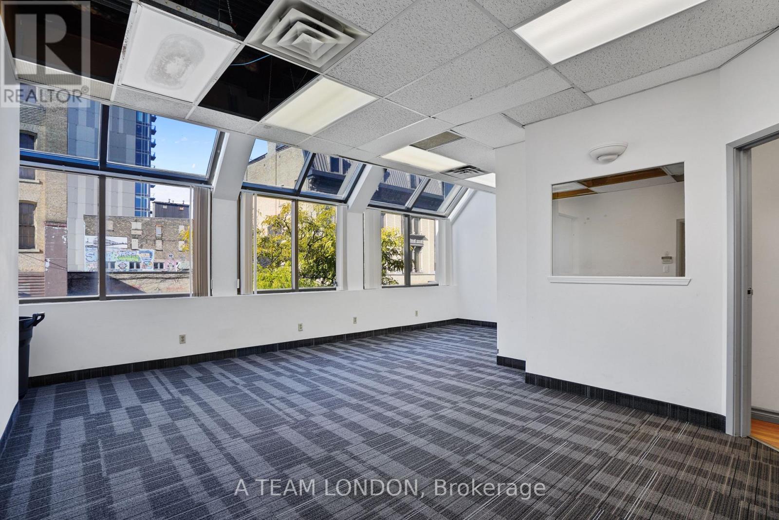 392-396 Clarence Street, London East, Ontario  N6A 3M6 - Photo 25 - X12486746