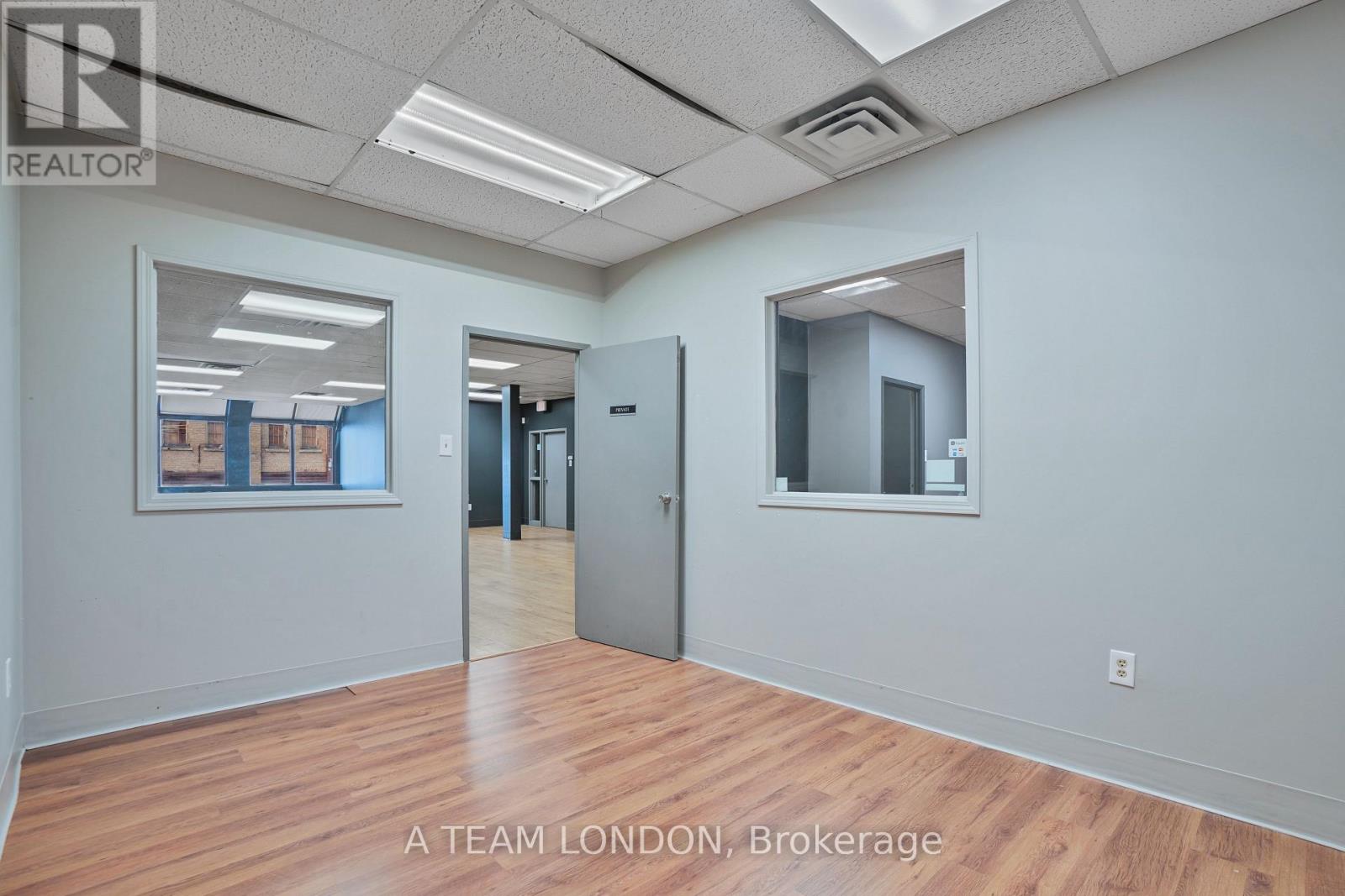 392-396 Clarence Street, London East, Ontario  N6A 3M6 - Photo 40 - X12486746