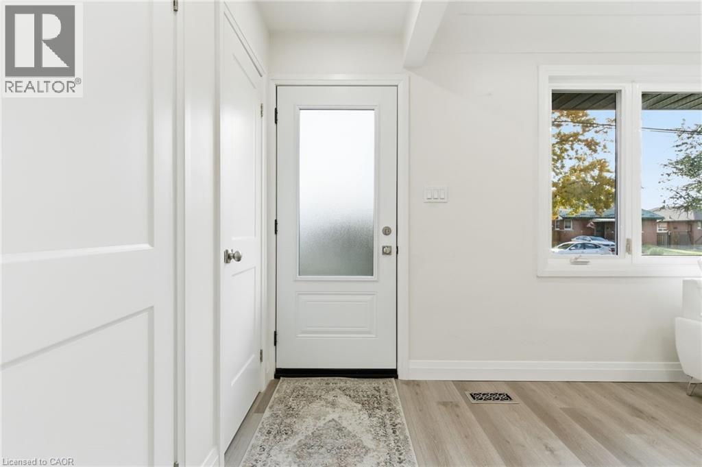 115 Mcelroy Road E, Hamilton, Ontario  L9A 1Z1 - Photo 3 - 40783929