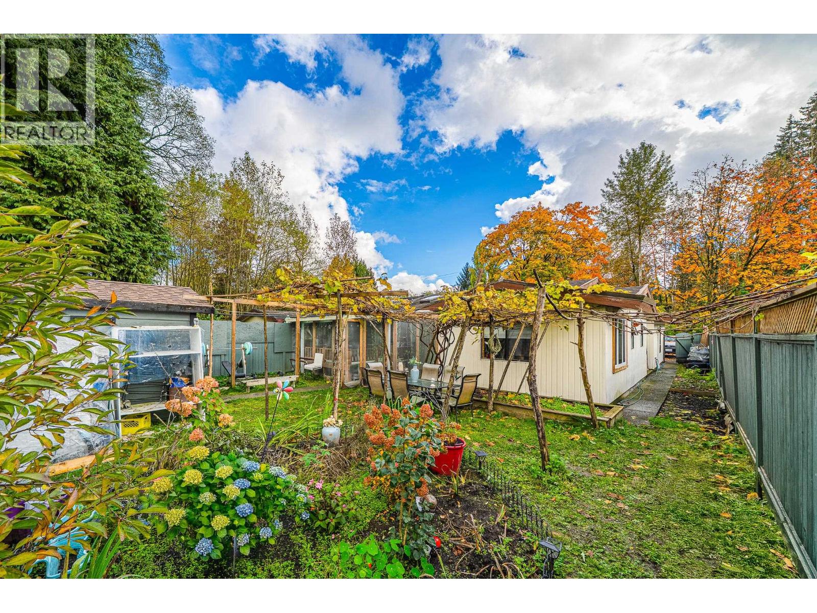 4920 Claude Avenue, Burnaby, British Columbia  V5E 2M2 - Photo 2 - R3062726
