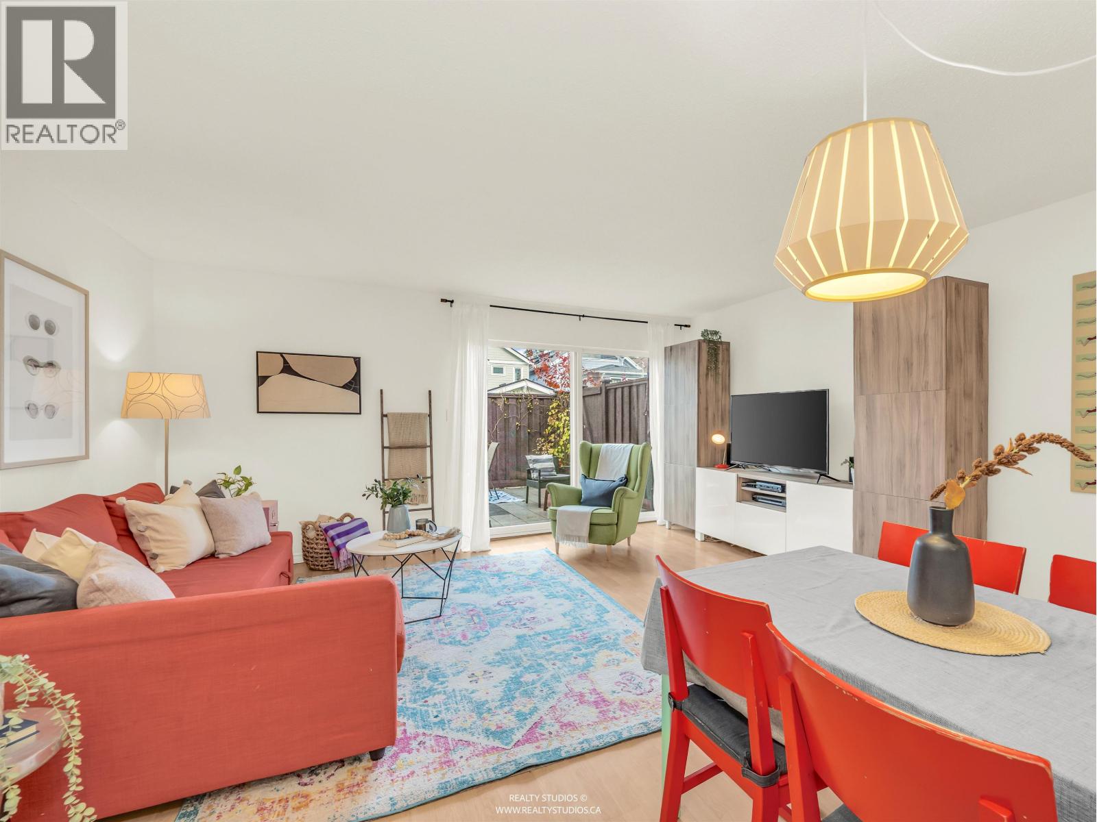 12 1255 E 15TH AVENUE, Vancouver, British Columbia