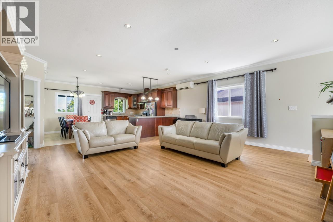 4526 Inman Avenue, Burnaby, British Columbia  V5G 2Y1 - Photo 4 - R3062747