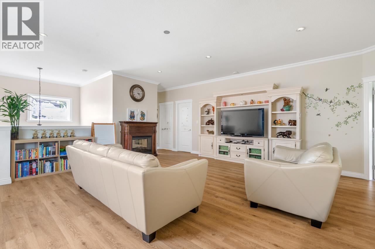 4526 Inman Avenue, Burnaby, British Columbia  V5G 2Y1 - Photo 5 - R3062747