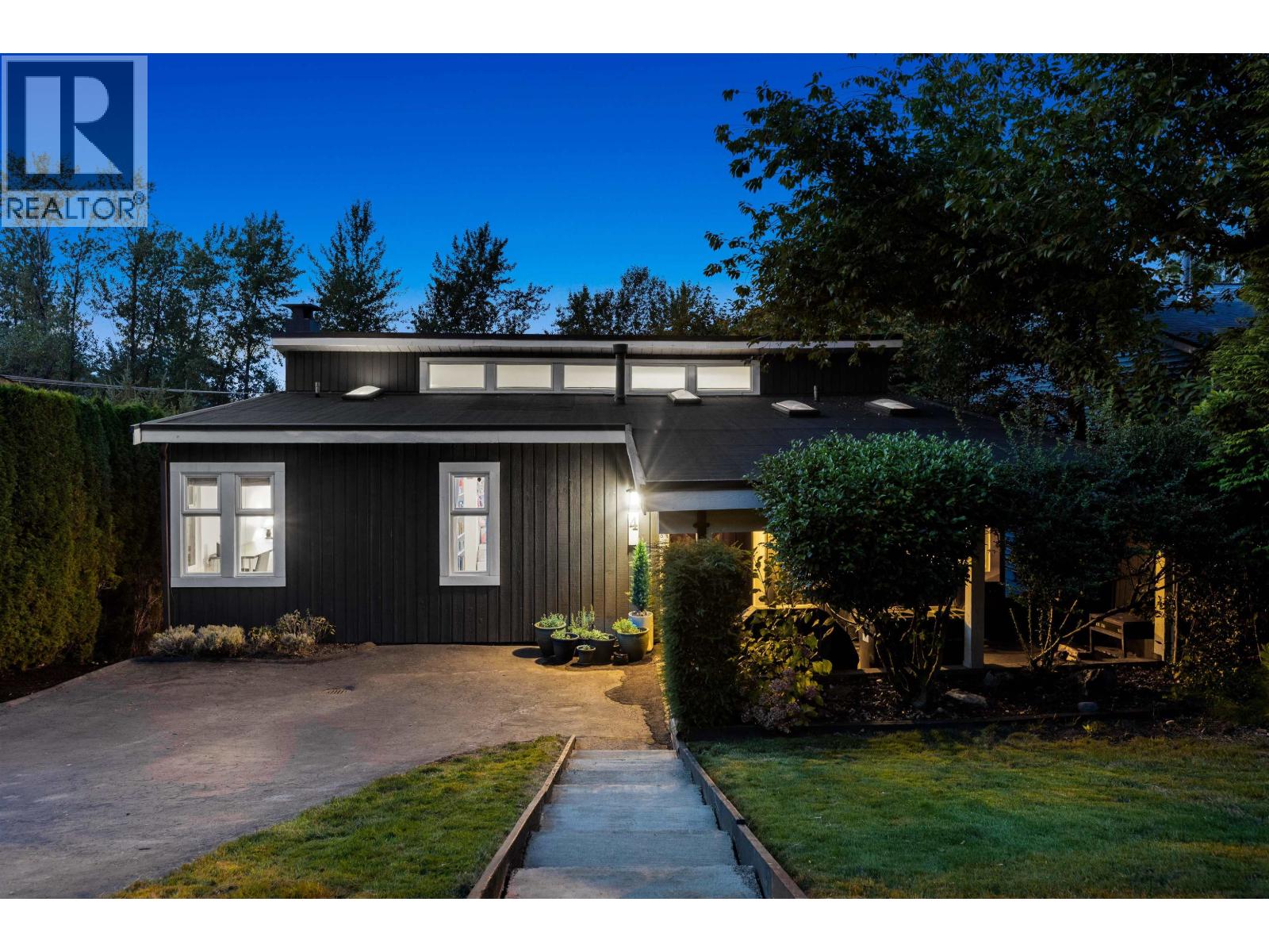 4 NOBLE COURT, Port Moody, British Columbia