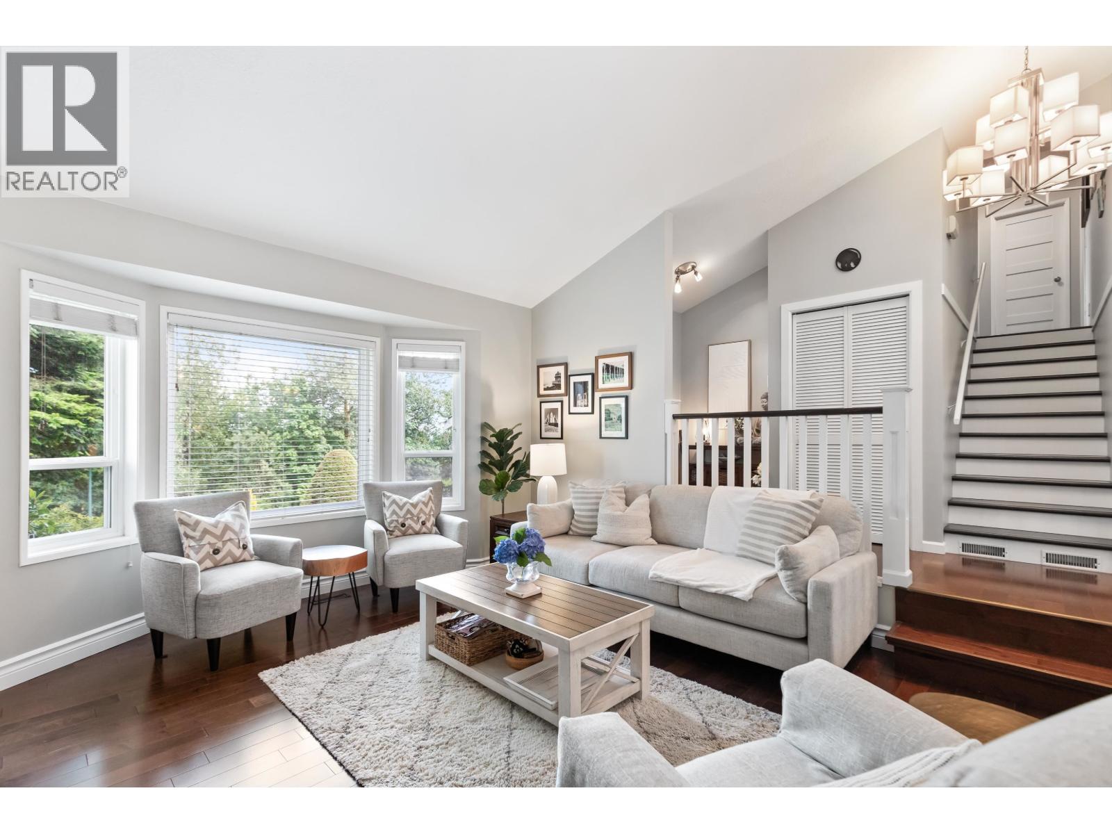 472 Riverview Crescent, Coquitlam, British Columbia  V3C 4X9 - Photo 4 - R3062754