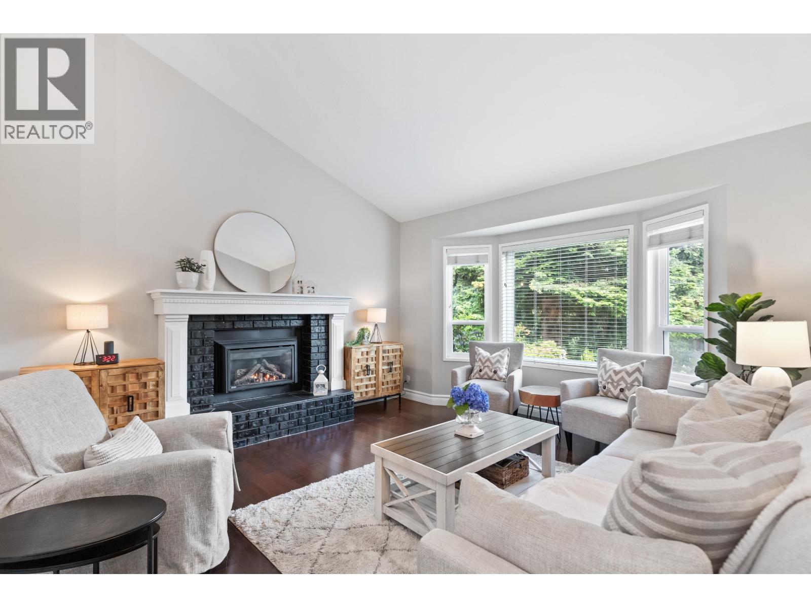 472 Riverview Crescent, Coquitlam, British Columbia  V3C 4X9 - Photo 5 - R3062754