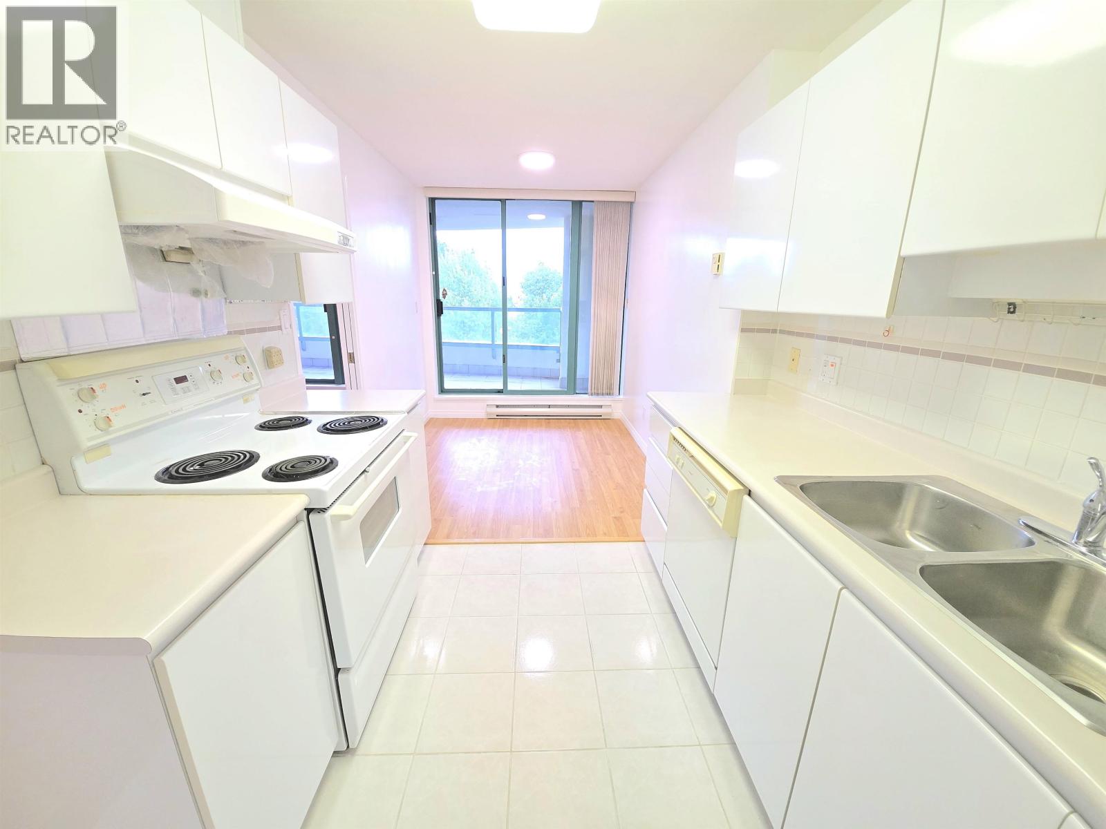 401 5899 Wilson Avenue, Burnaby, British Columbia  V5H 4R9 - Photo 8 - R3055653