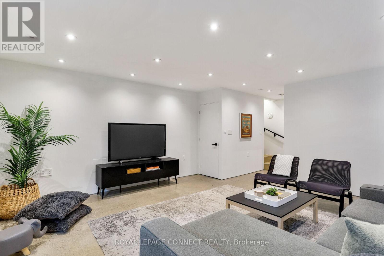 59 Fuller Avenue, Toronto, Ontario  M6R 2C4 - Photo 39 - W12461488