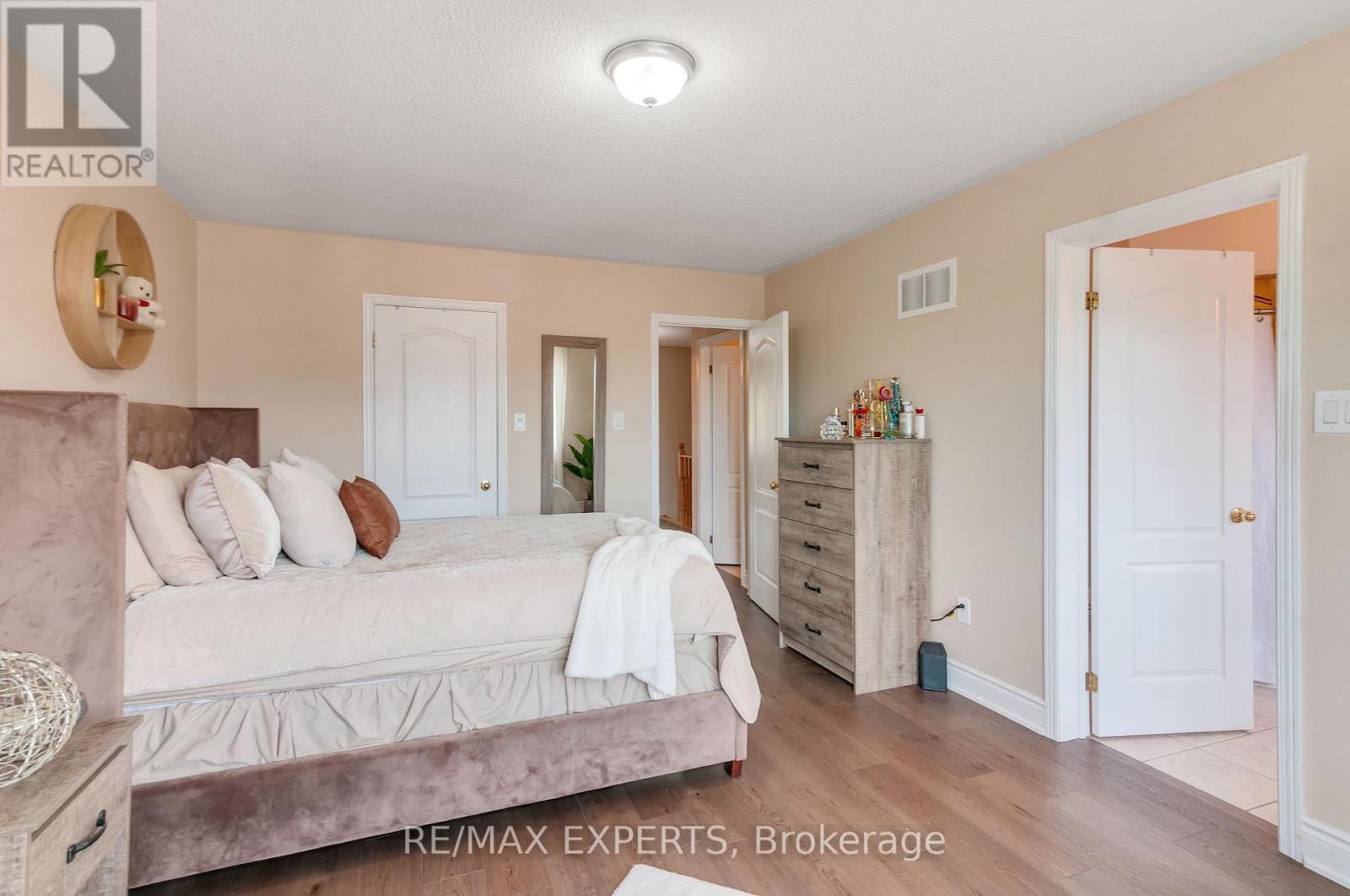 76 Eagle Trace Drive, Brampton (Sandringham-Wellington), Ontario  L6R 0M4 - Photo 23 - W12482948