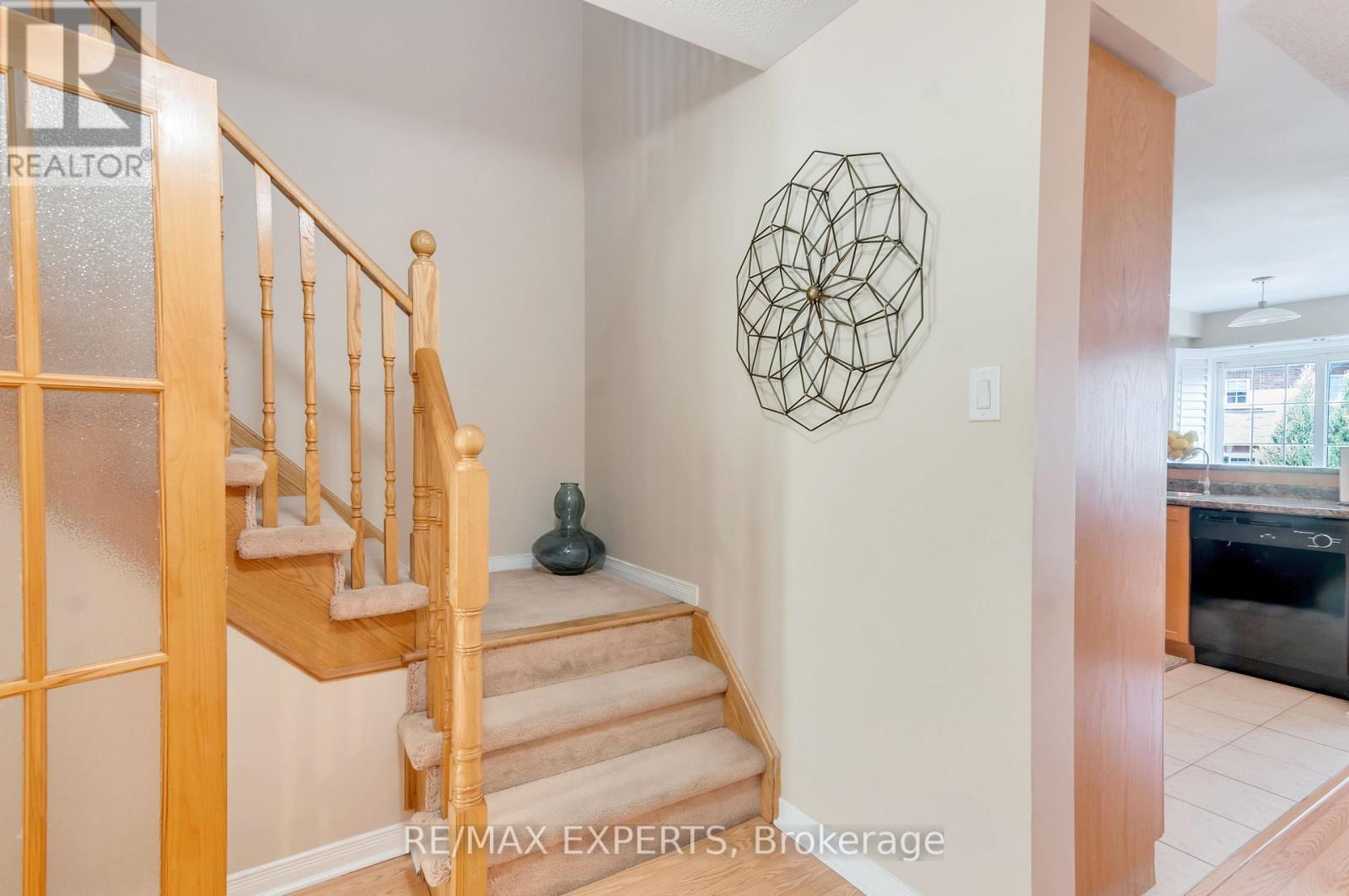 76 Eagle Trace Drive, Brampton (Sandringham-Wellington), Ontario  L6R 0M4 - Photo 5 - W12482948