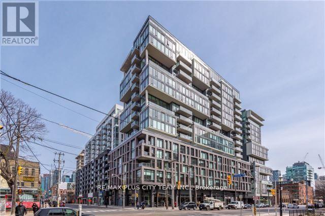 519 - 111 BATHURST STREET, Toronto, Ontario