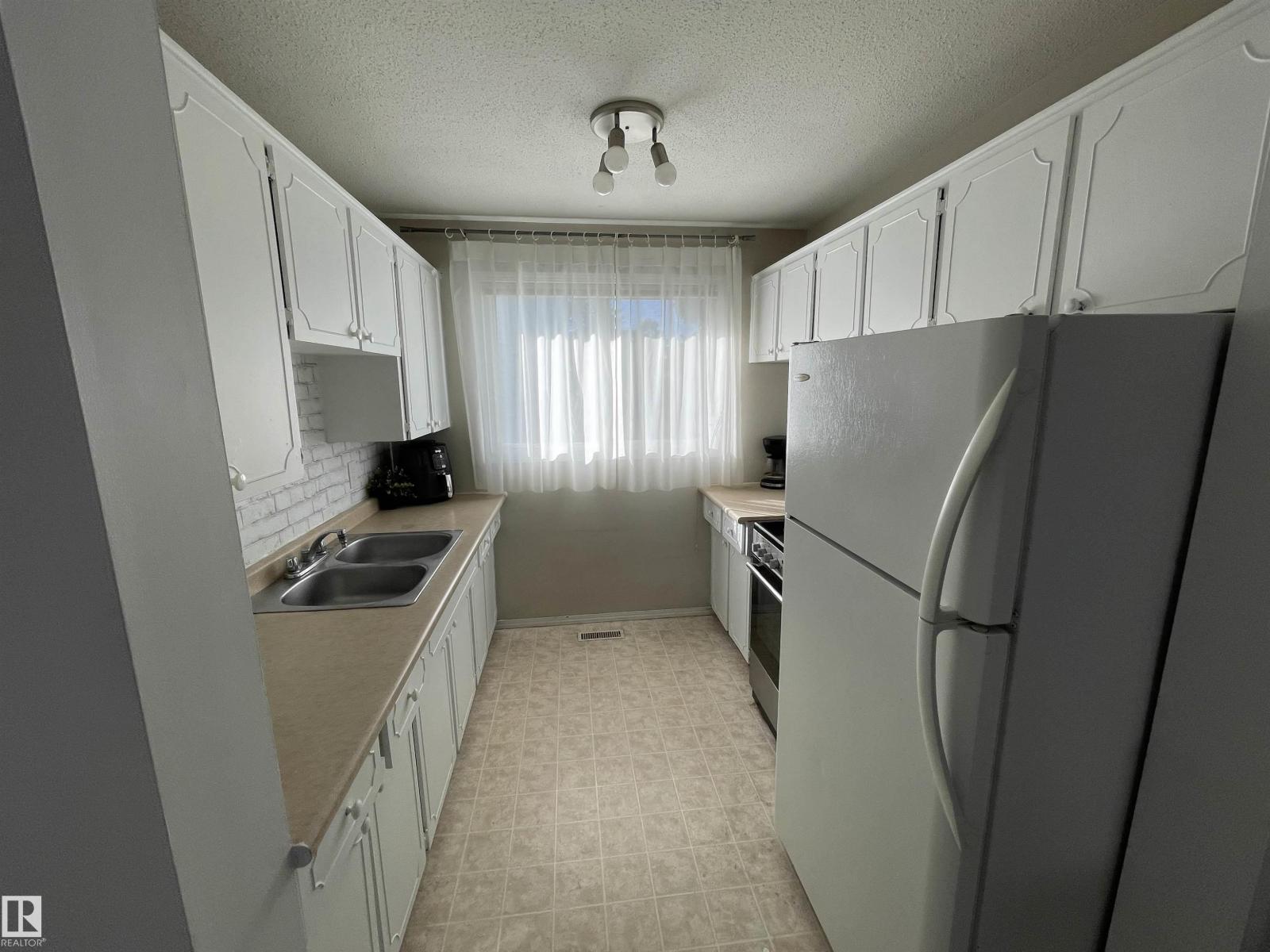 132 Dickinsfield Co Nw, Edmonton, Alberta  T5E 5V8 - Photo 2 - E4463176