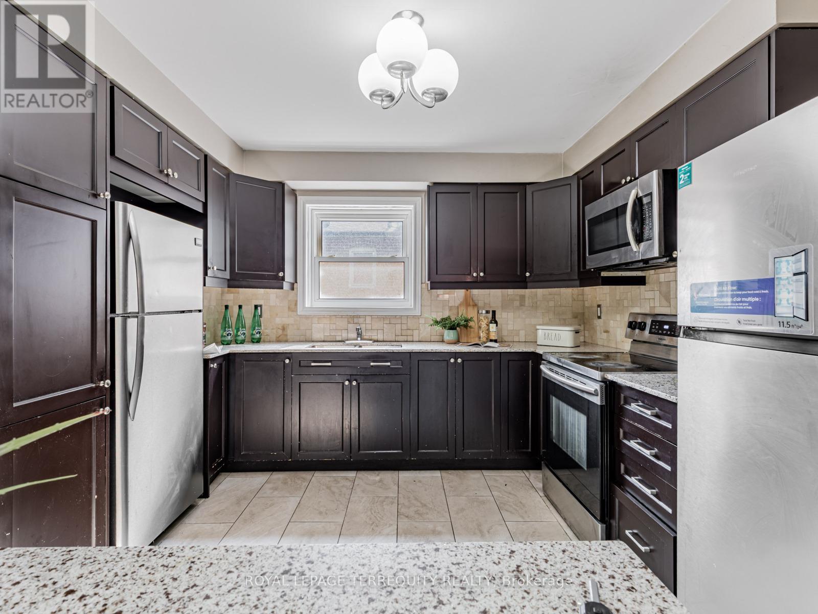 64 Dale Avenue, Toronto, Ontario  M1J 3J5 - Photo 6 - E12486749