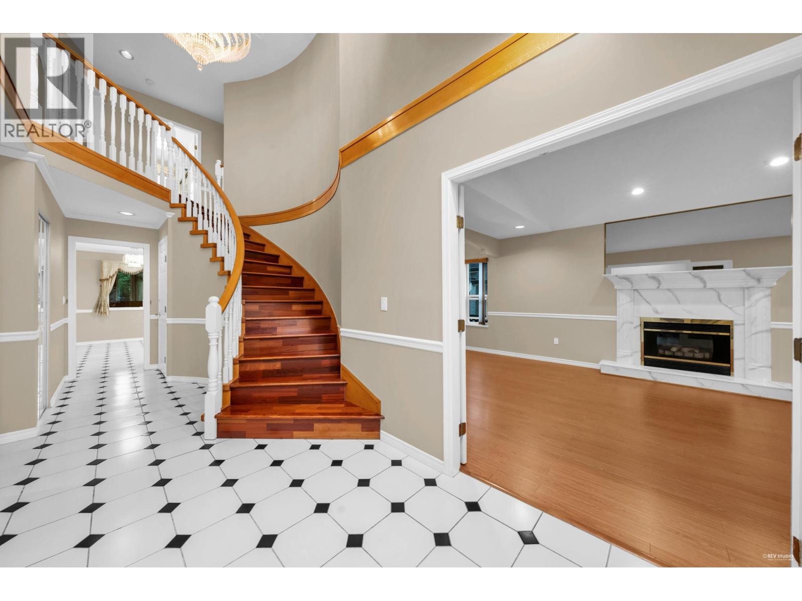 7866 14th Avenue, Burnaby, British Columbia  V3N 2B2 - Photo 2 - R3062756