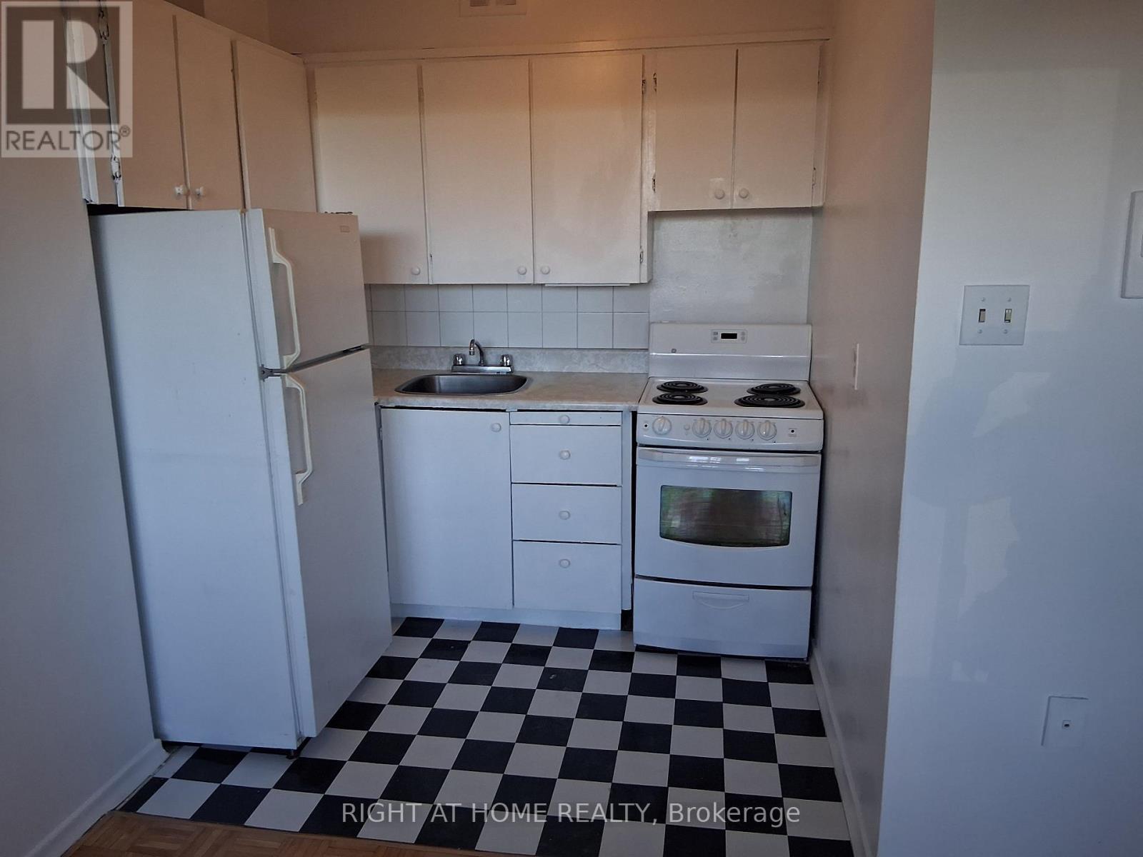 602 - 191 St George Street, Toronto, Ontario  M5R 2M6 - Photo 9 - C12484790