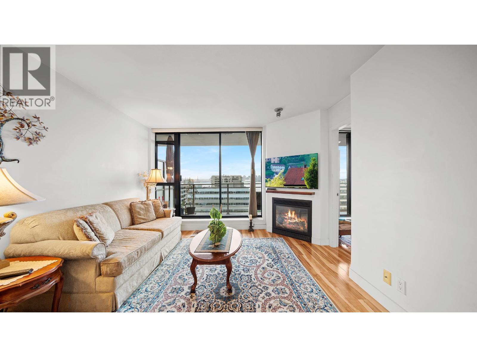 810 175 W 1st Street, North Vancouver, British Columbia  V7M 3N9 - Photo 3 - R3062342