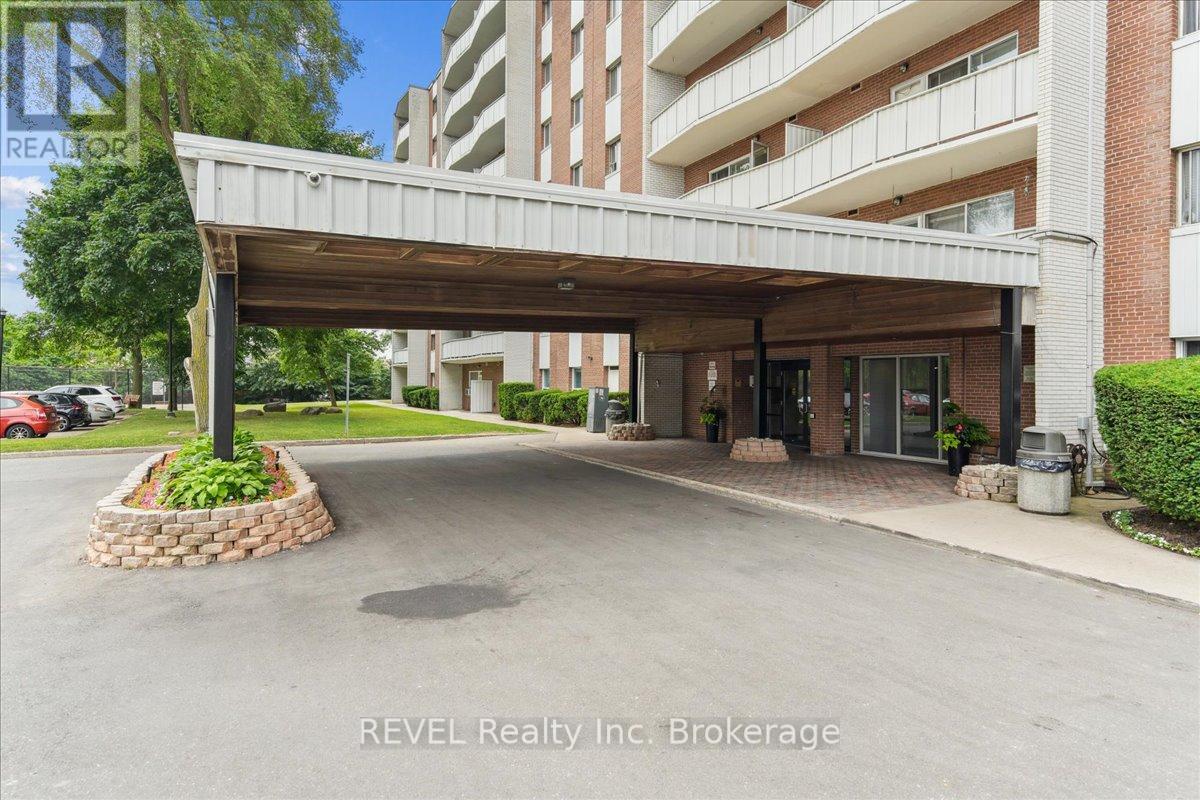 615 - 1660 Bloor Street E, Mississauga, Ontario  L4X 1R9 - Photo 2 - W12486777