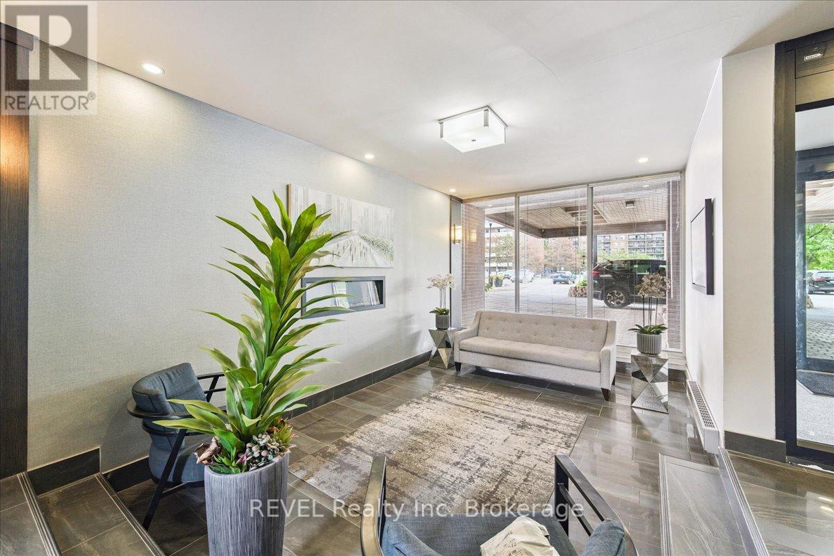615 - 1660 Bloor Street E, Mississauga, Ontario  L4X 1R9 - Photo 4 - W12486777