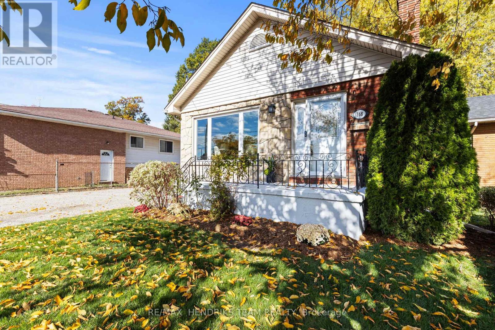 168 Rykert Street, St. Catharines, Ontario  L2S 2B7 - Photo 2 - X12486778