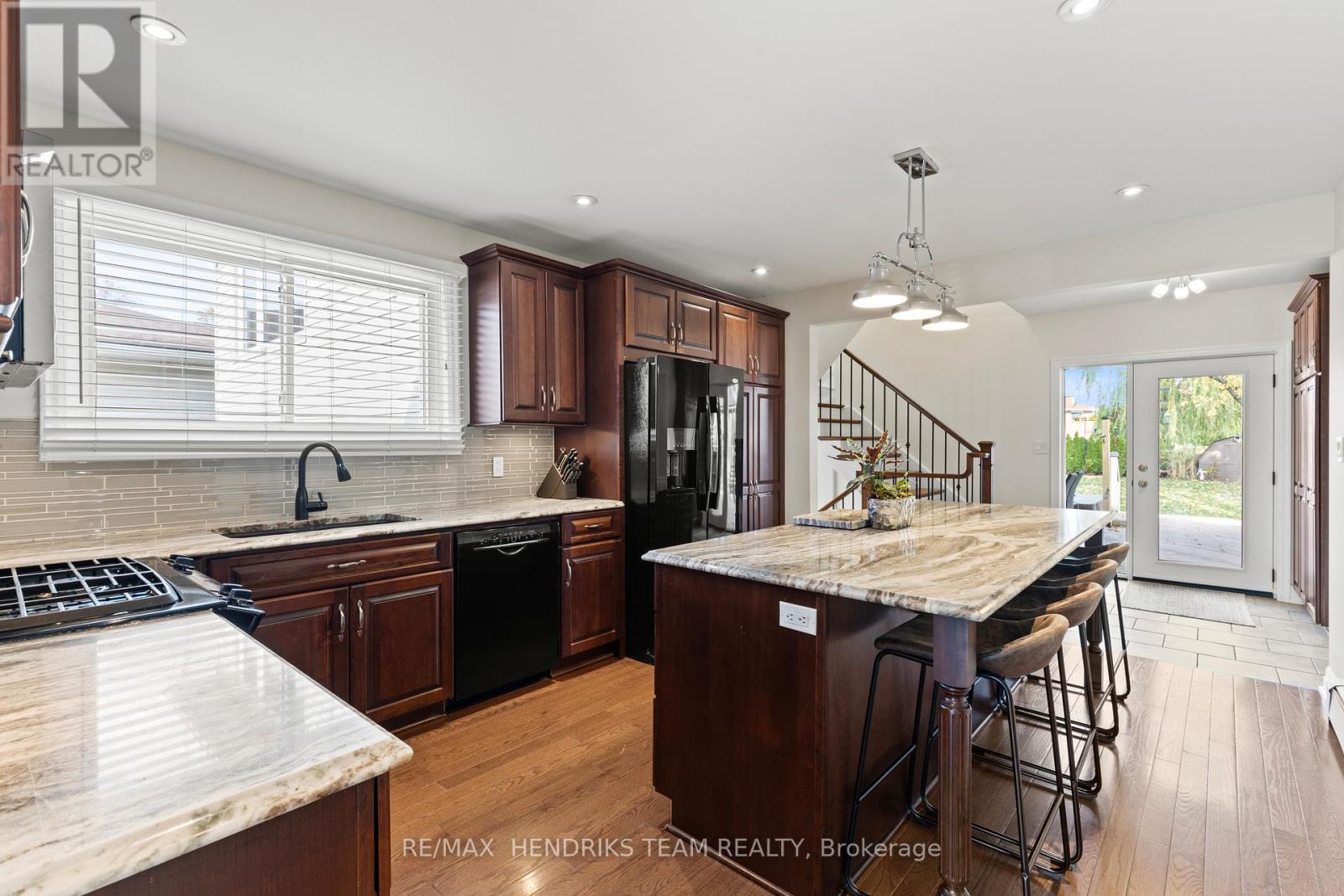 168 Rykert Street, St. Catharines, Ontario  L2S 2B7 - Photo 9 - X12486778