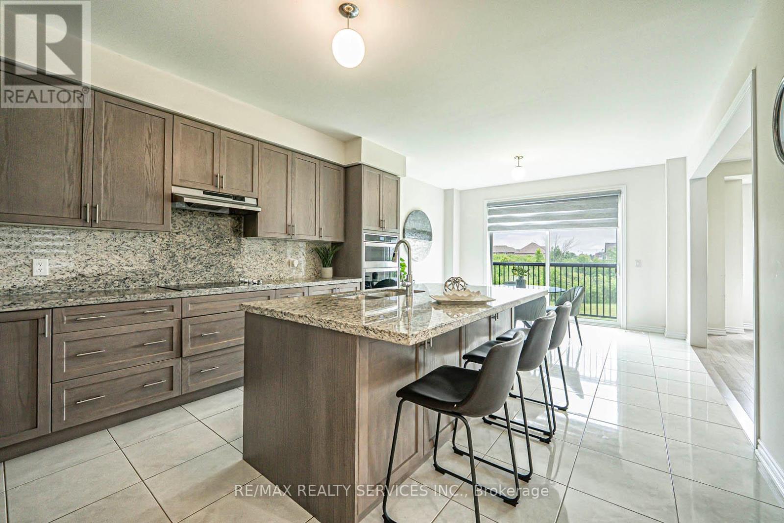 43 Rainbrook Close, Brampton, Ontario  L6R 0Y9 - Photo 13 - W12486744