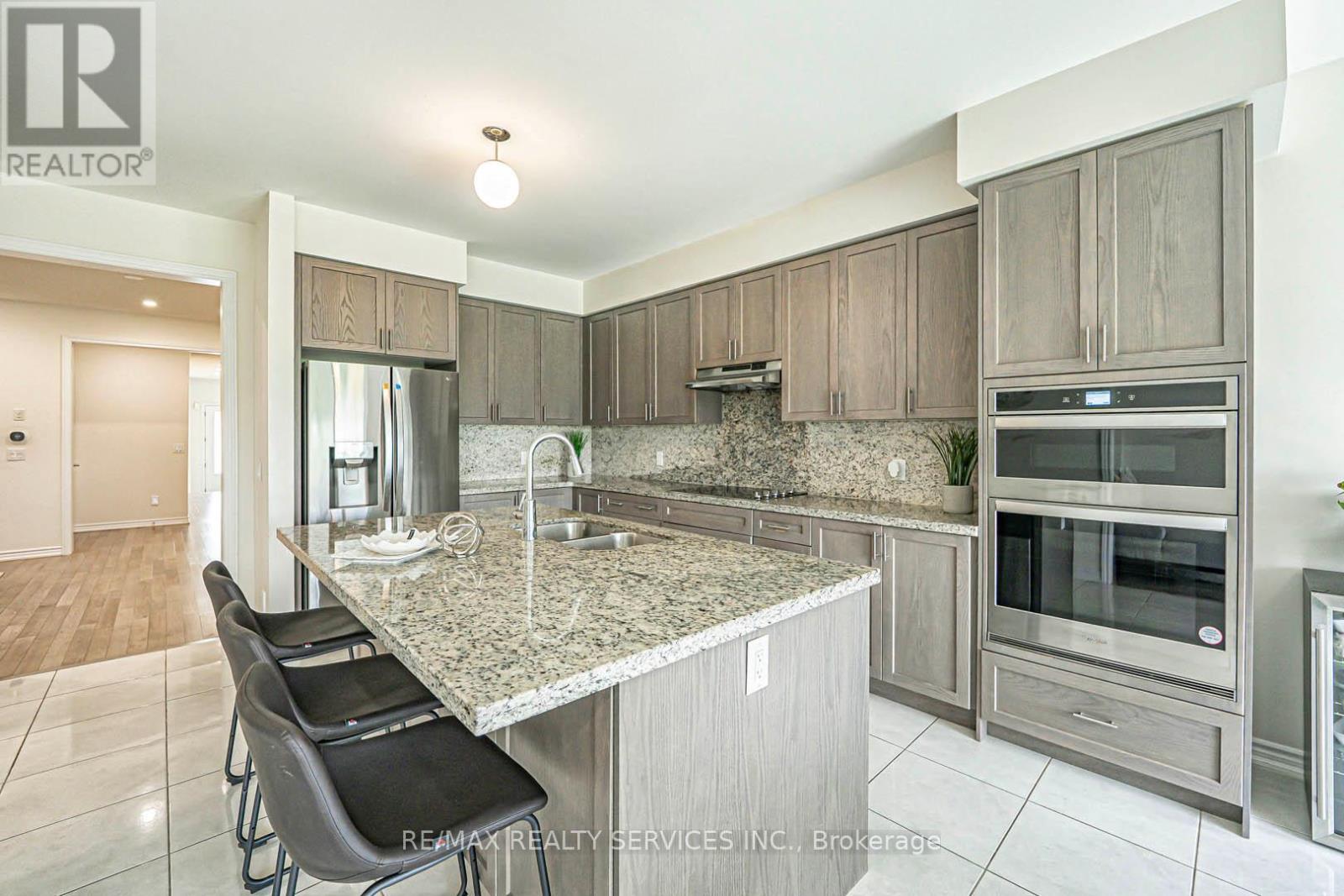 43 Rainbrook Close, Brampton, Ontario  L6R 0Y9 - Photo 18 - W12486744