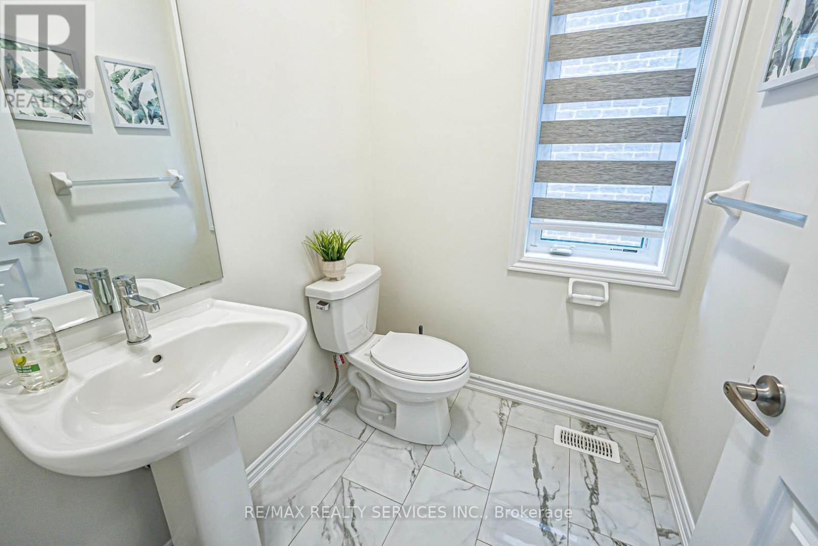 43 Rainbrook Close, Brampton, Ontario  L6R 0Y9 - Photo 25 - W12486744