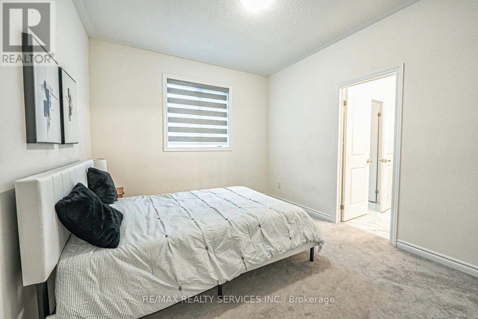 43 Rainbrook Close, Brampton, Ontario  L6R 0Y9 - Photo 39 - W12486744