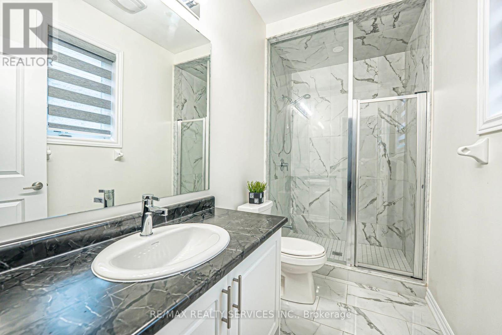 43 Rainbrook Close, Brampton, Ontario  L6R 0Y9 - Photo 41 - W12486744