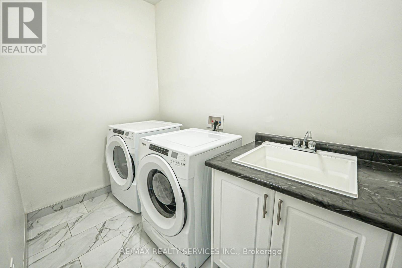 43 Rainbrook Close, Brampton, Ontario  L6R 0Y9 - Photo 42 - W12486744