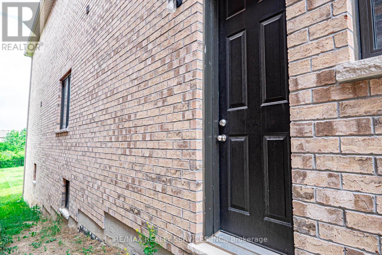 43 Rainbrook Close, Brampton, Ontario  L6R 0Y9 - Photo 43 - W12486744