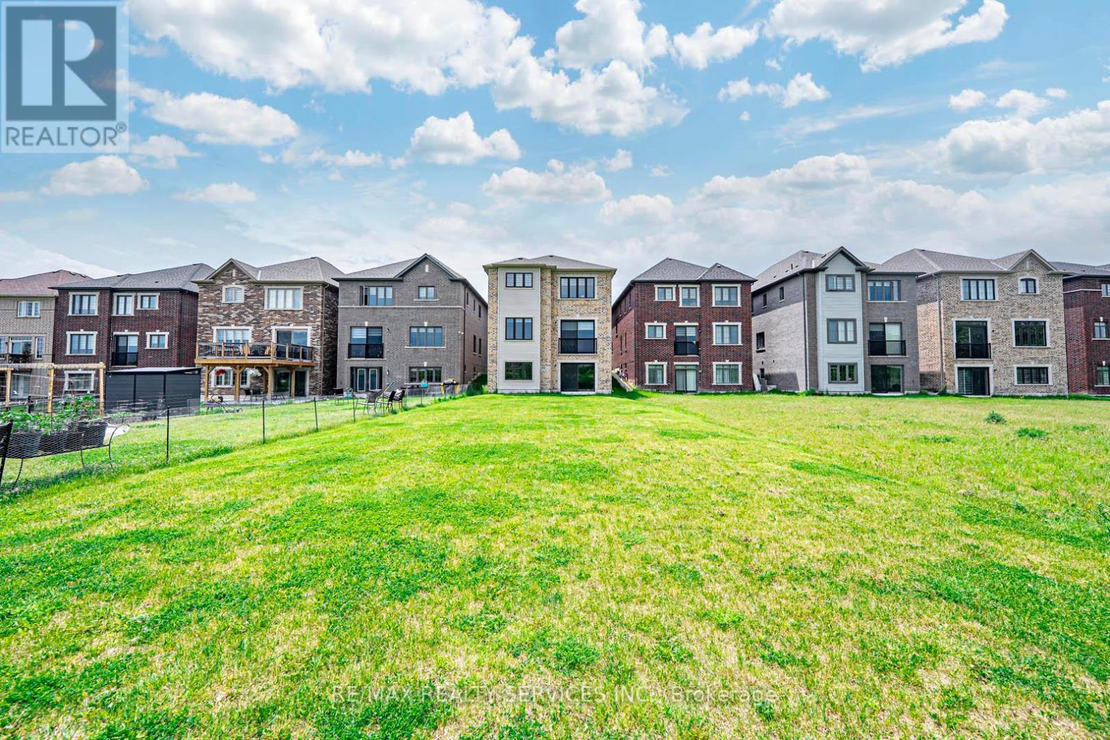 43 Rainbrook Close, Brampton, Ontario  L6R 0Y9 - Photo 47 - W12486744