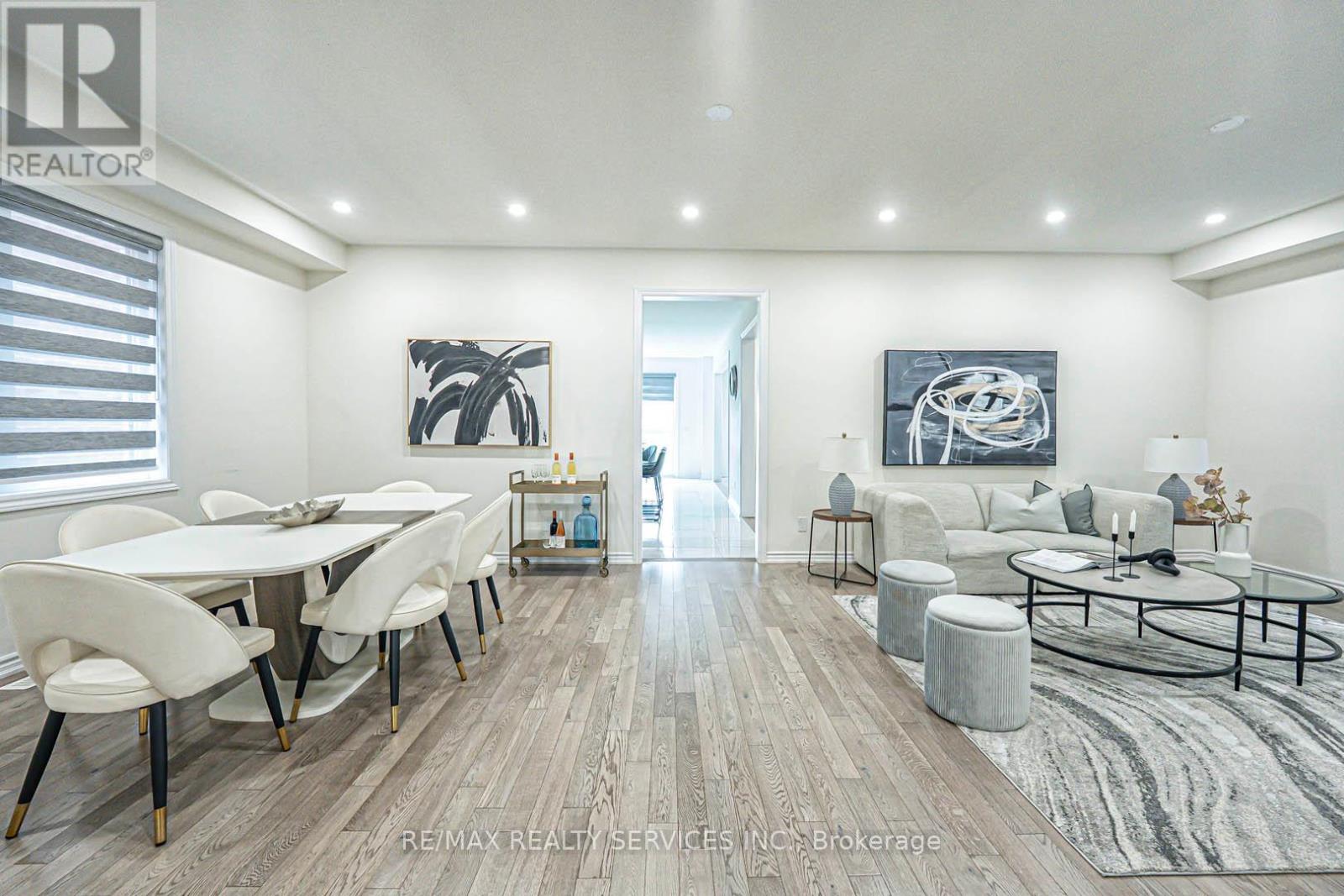 43 Rainbrook Close, Brampton, Ontario  L6R 0Y9 - Photo 8 - W12486744