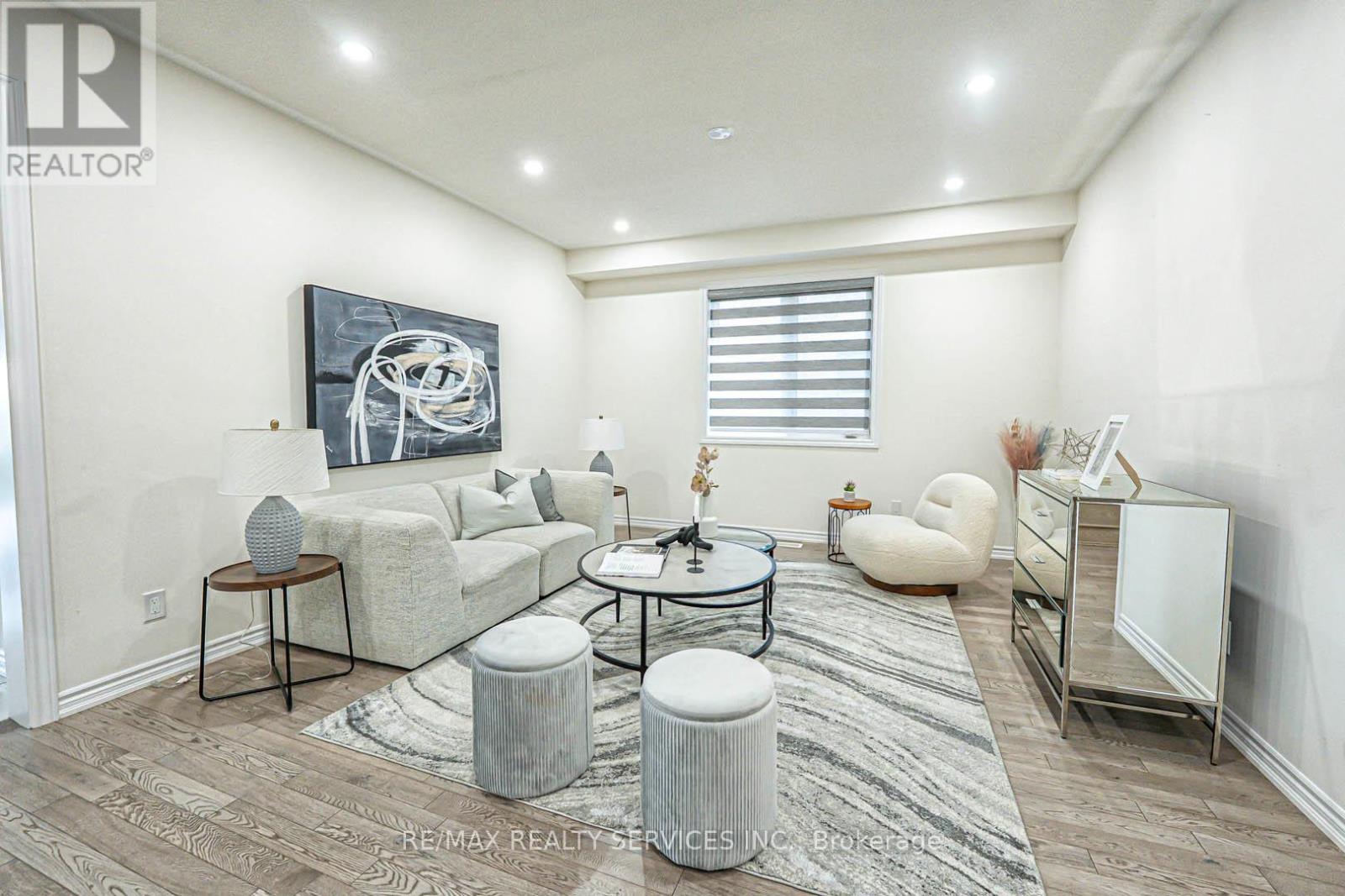 43 Rainbrook Close, Brampton, Ontario  L6R 0Y9 - Photo 9 - W12486744