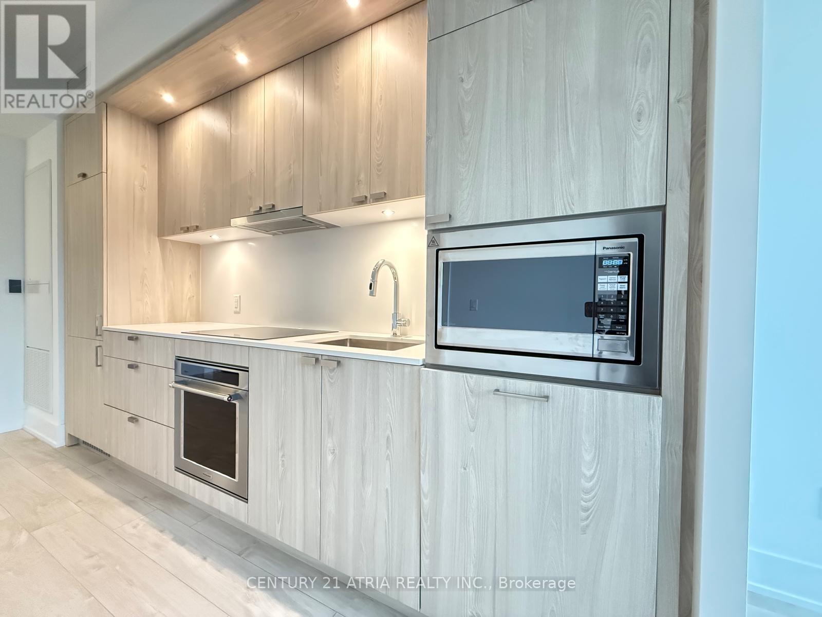 225 - 259 The Kingsway, Toronto, Ontario  M9A 0G2 - Photo 4 - W12486750