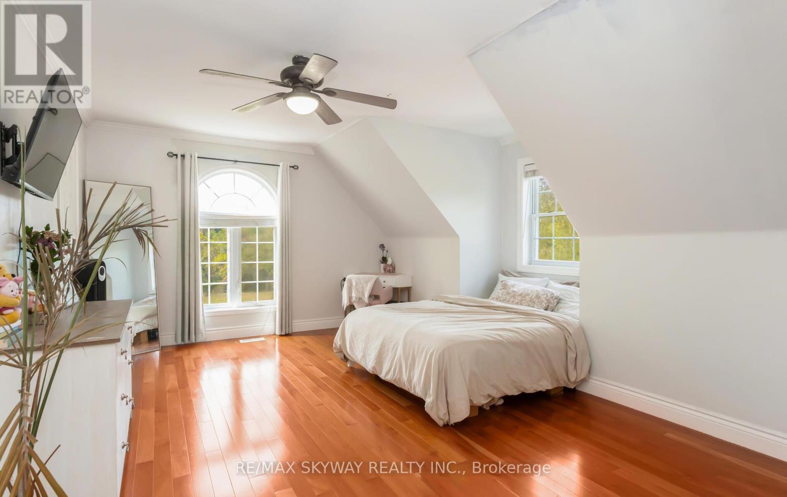 5628 Highway 7, Milton, Ontario  L7J 2L7 - Photo 29 - W12486751